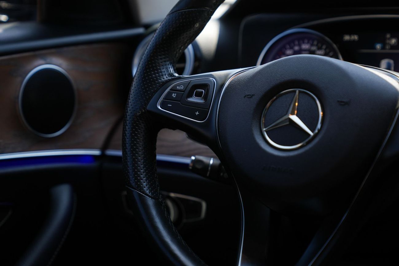 مرسيدس بنز E300 4 MATIC 2018!! KOREAN SPECS!! WELL MAINTAINED!! NO ACCIDENT