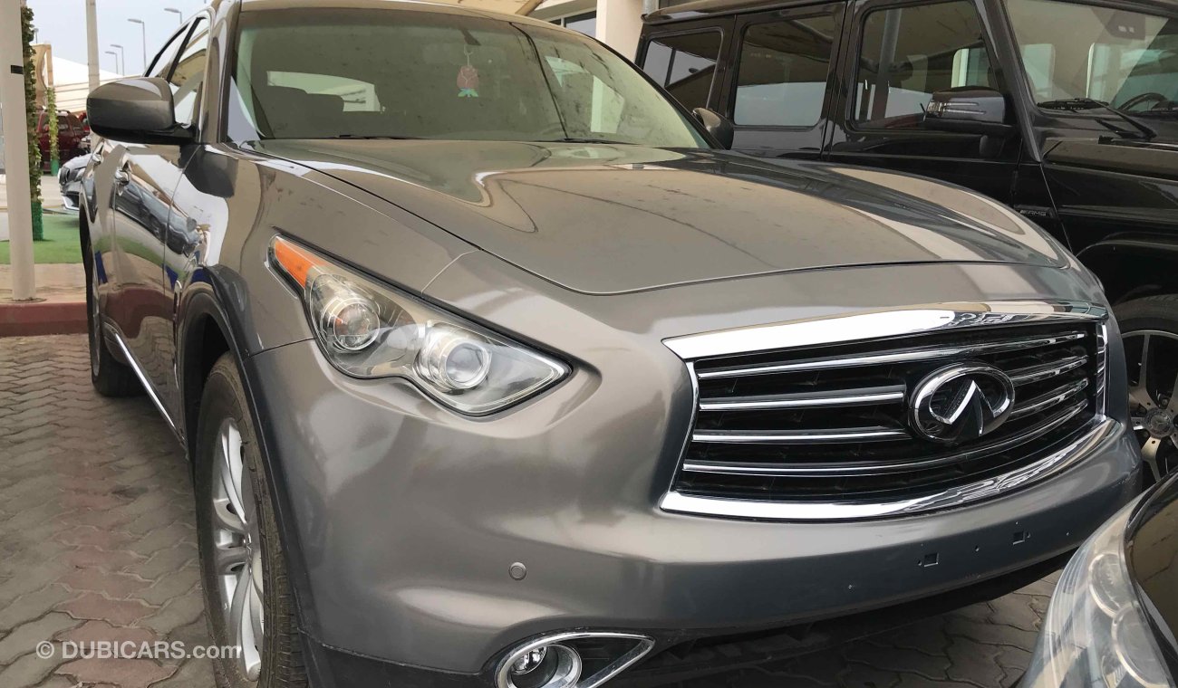 Infiniti QX70