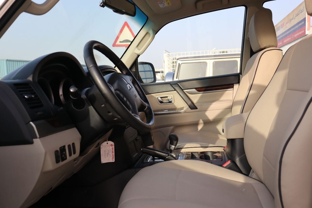 Mitsubishi Pajero GLS M/L DIAMOND GLS Mid 3.5L (189 HP) (7 Seater)