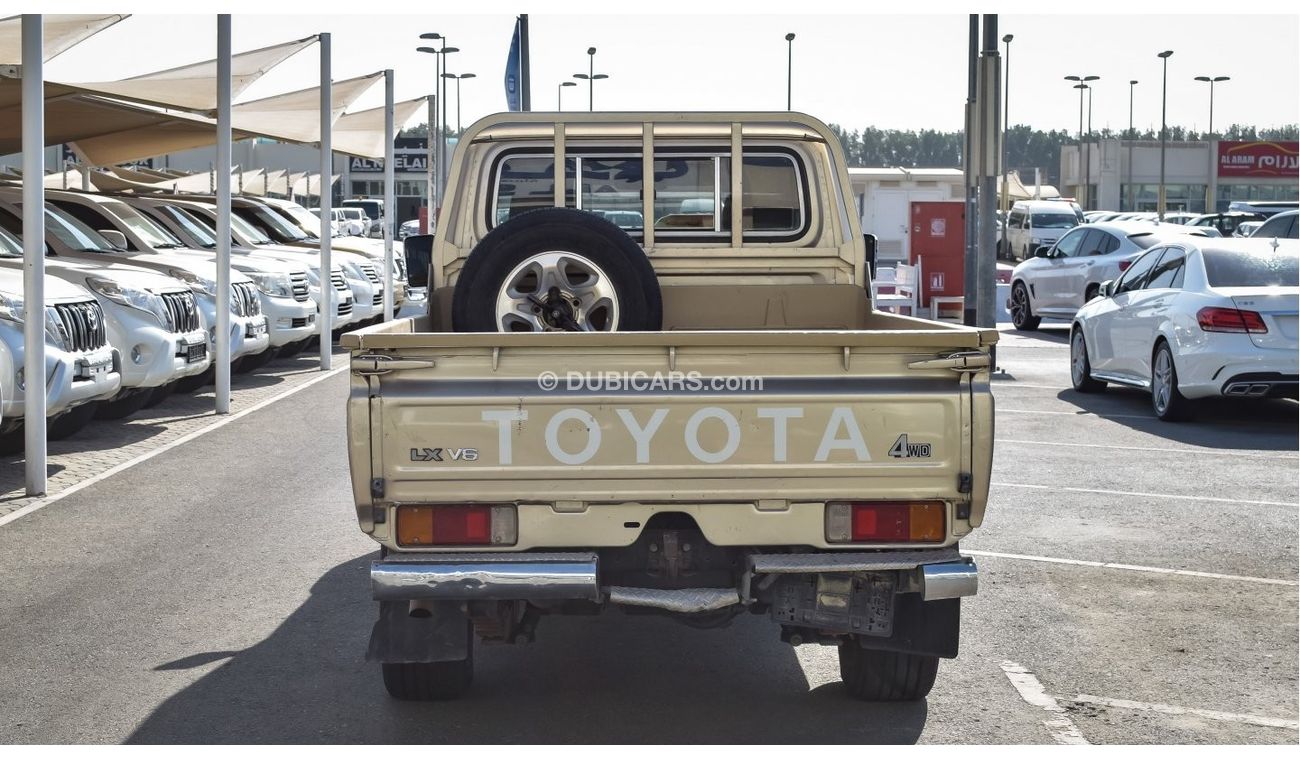 Toyota Land Cruiser Pick Up LX V6