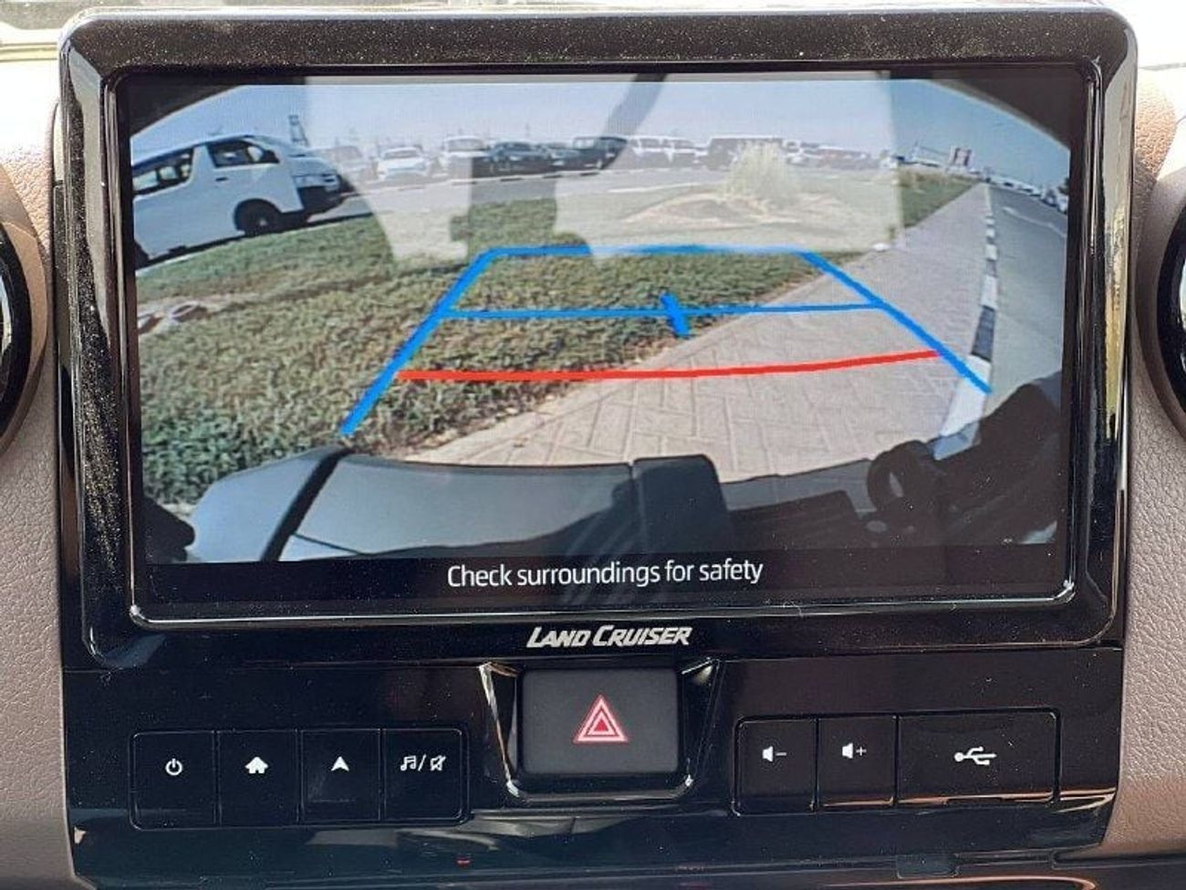 تويوتا لاند كروزر 70 LC76 2.8L TURBO DSL A/T // 2025 // FULL OPTION WITH RADAR , DIFF LOCK , DVD & BACK CAMERA // SPECIAL