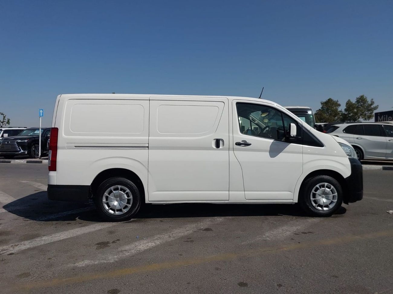 Toyota Hiace (RAMADAN OFFER) TOYOTA HIACE VAN RHD 2020 MODEL 2.8 L DIESEL AUTOMATIC(PM14560)