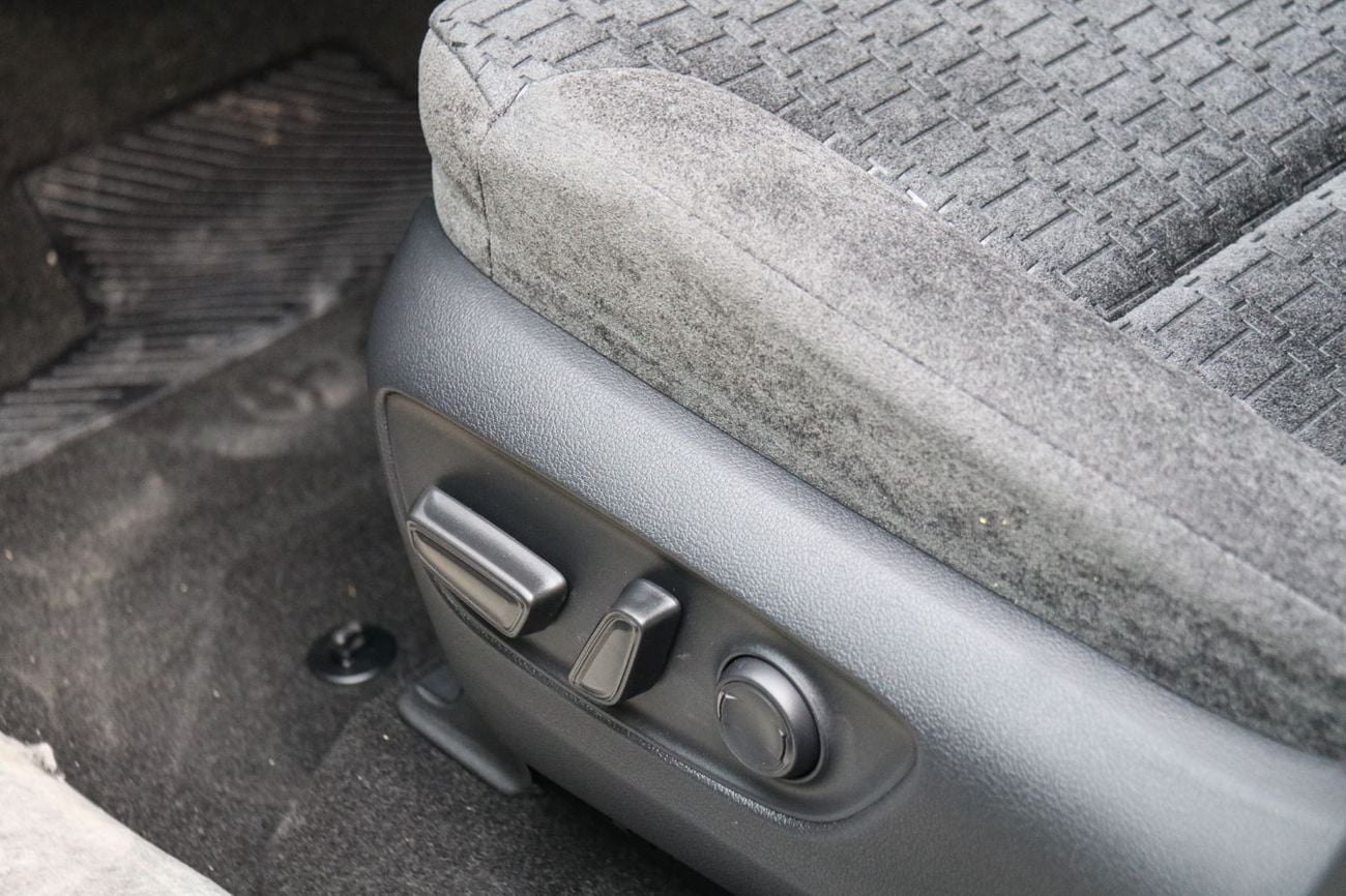 تويوتا لاند كروزر LAND CRUISER GXR 3.5L | TURBO | BASIC |