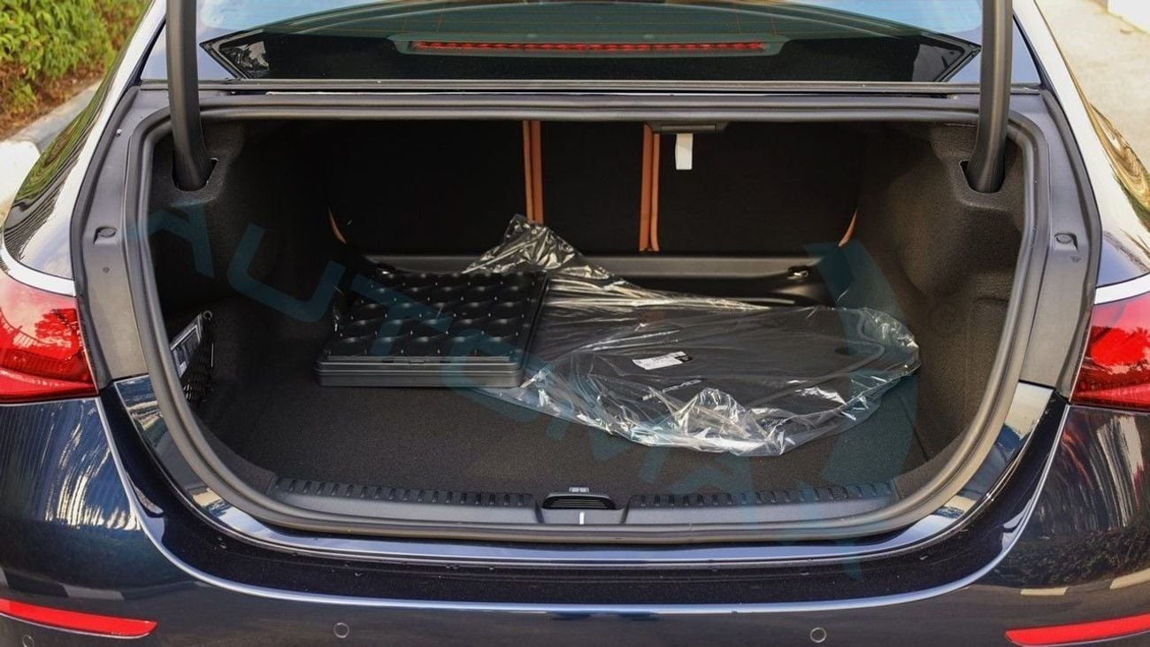 مرسيدس بنز E200 AMG EQ Boost 2.0L RWD 2026 0KM With 5 Years Or 200,000 Km Warranty