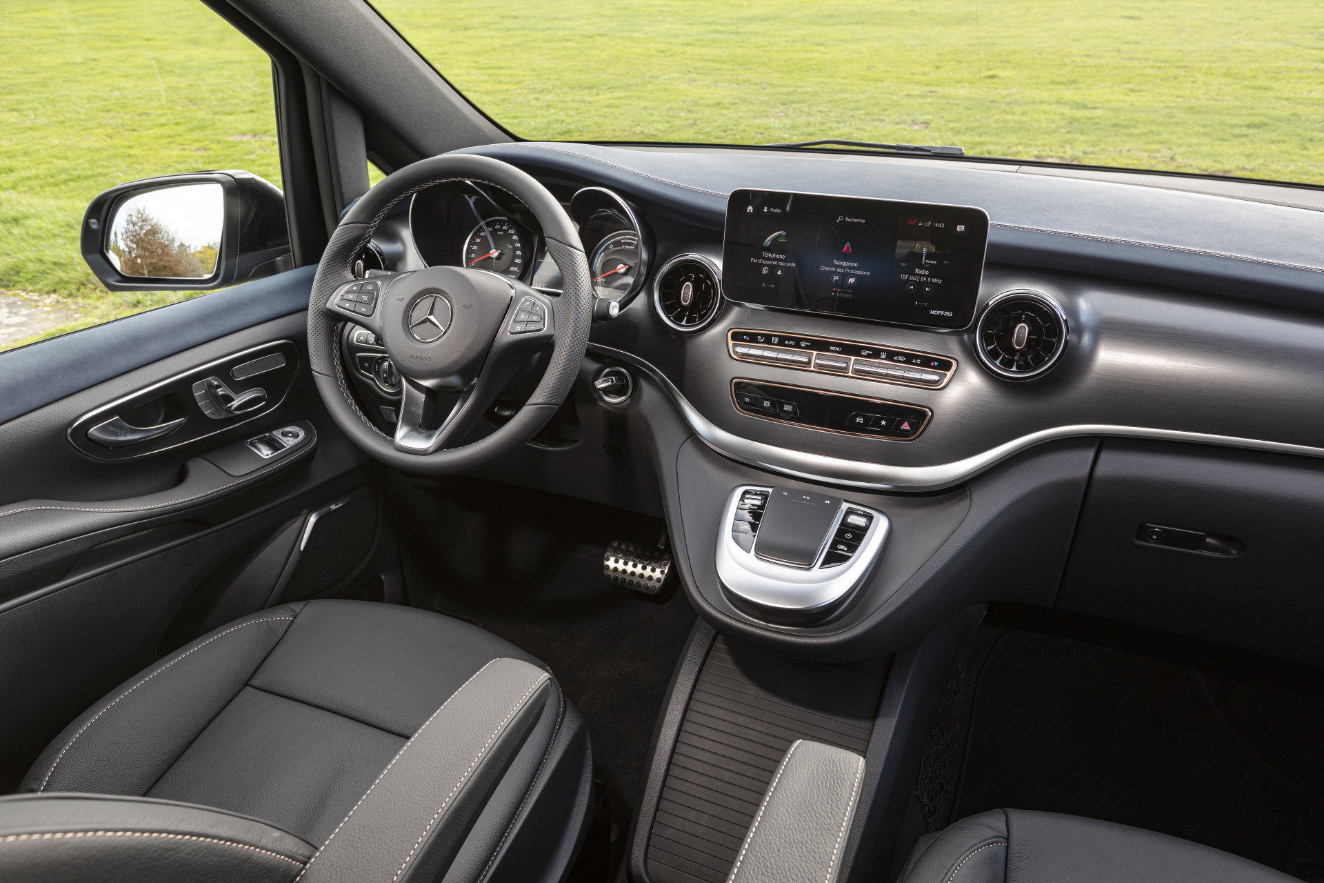 Mercedes-Benz Viano interior - Cockpit