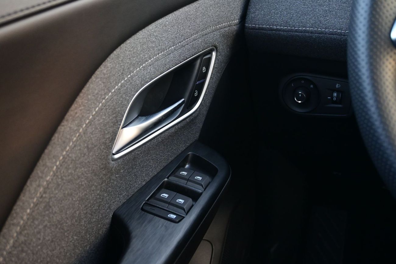 أم جي ZS MG ZS 1.5L Petrol FWD, Model 2025, Color Silver