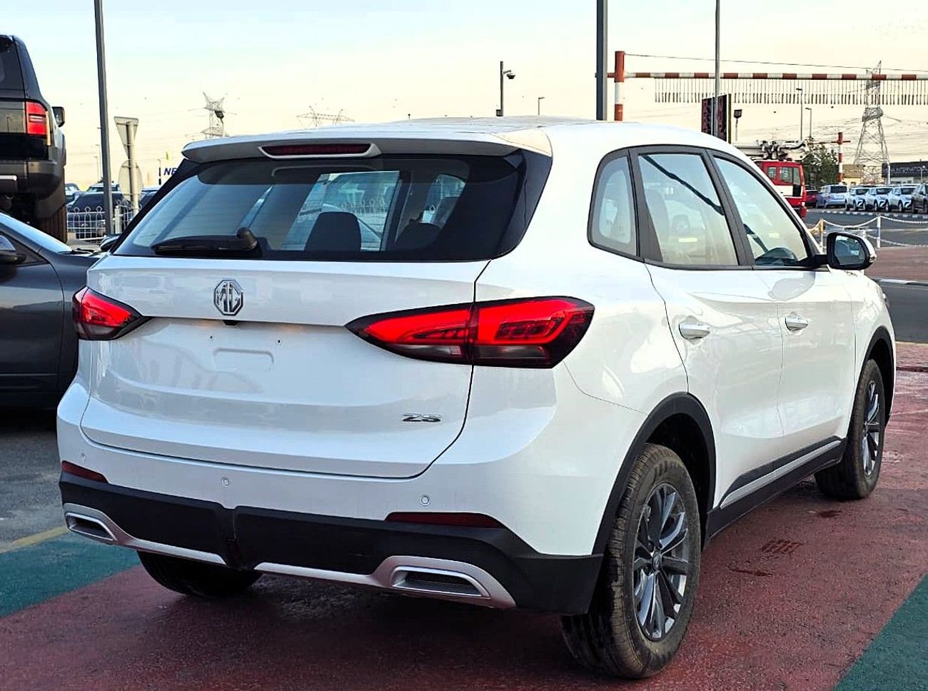 أم جي ZS MG zs New Shape 1.5l A/T comfort Silver Color 2025