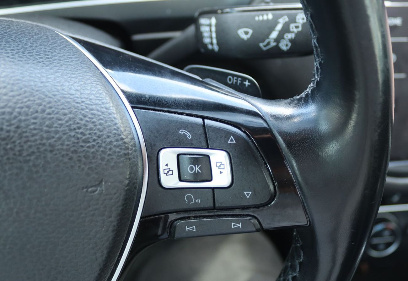 Volkswagen Tiguan R-Line 2.0L Volkswagen Tiguan 2018 - GCC - Accident-free - 2.0L  - Full options - Excellent conditio