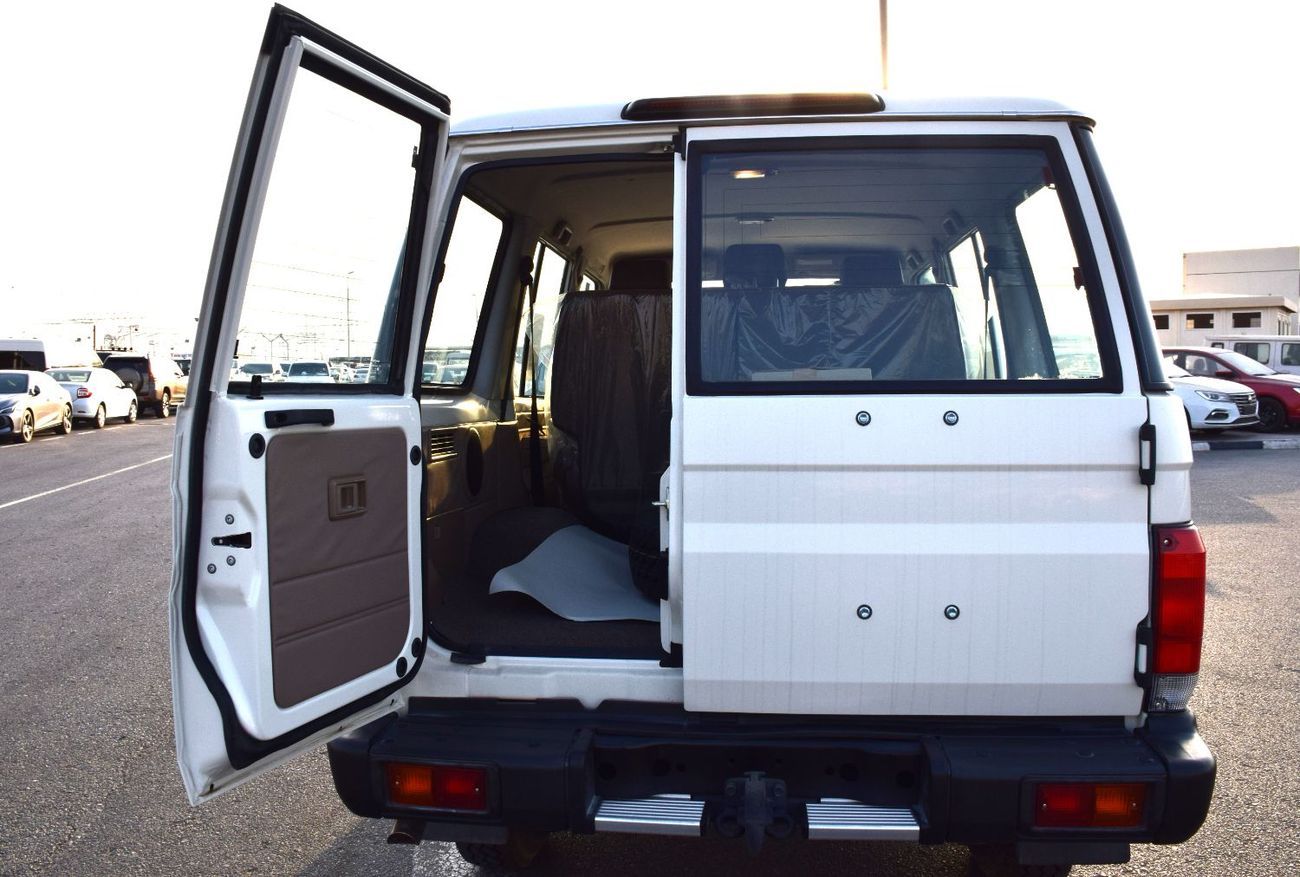 Toyota Land Cruiser LC 78 HARDTOP