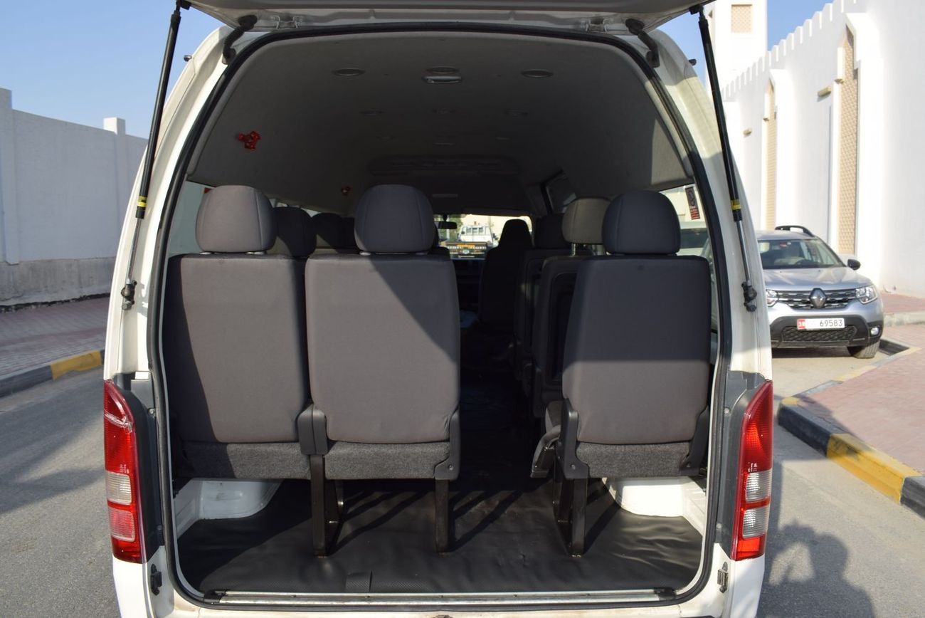 Toyota Hiace Commuter GLX High Roof Toyota Hiace Highroof Bus GL,13 seater Model:2018. Excellent condition