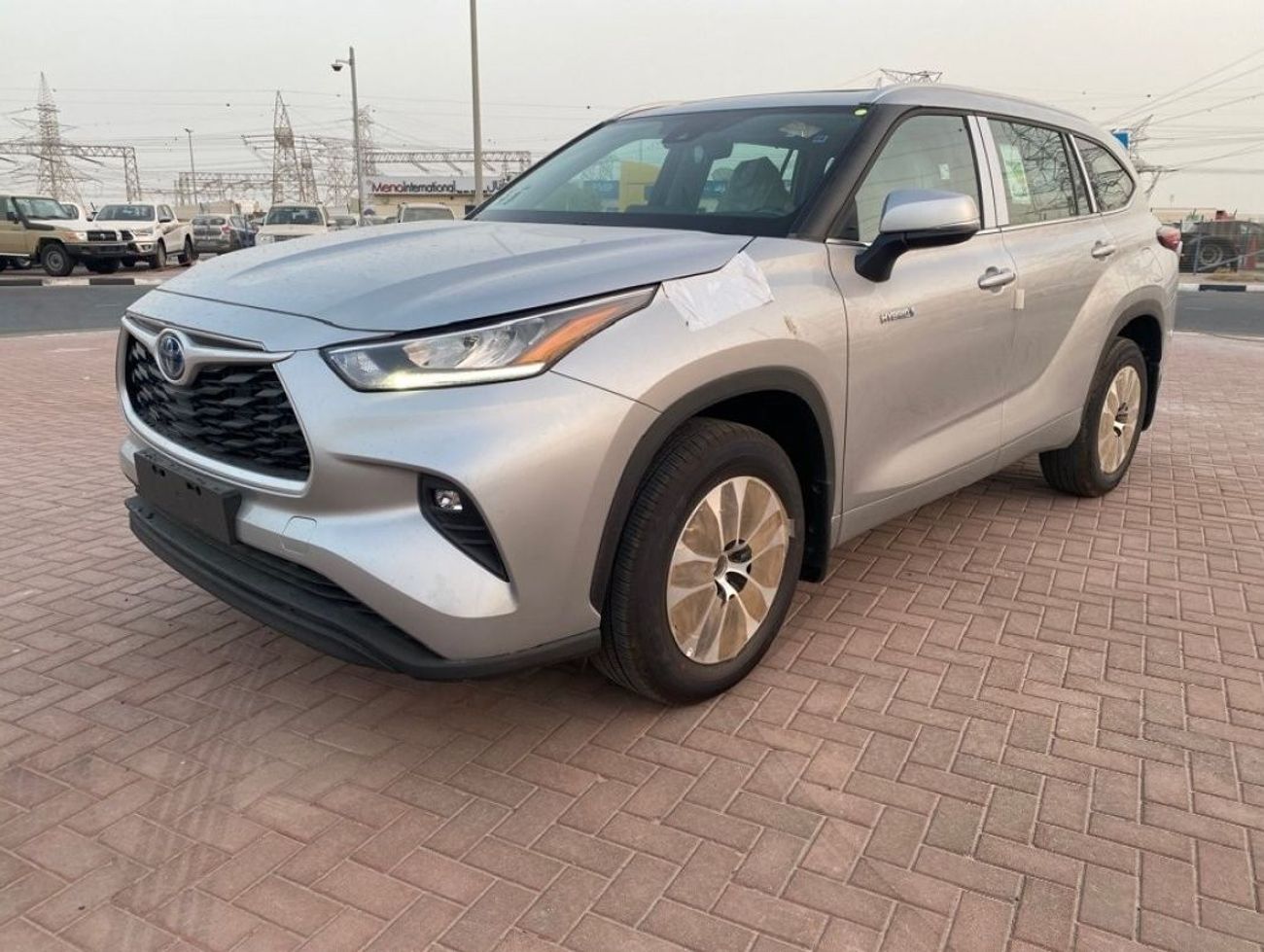 تويوتا هايلاندر 2022 2.5L PETROL GLE HYBRID 4x4 FOR EXPORT