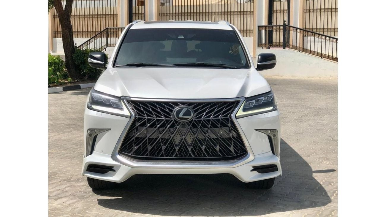 Lexus LX 570 Signature Black Edition LX570 SIGNAITUR 2018 (صبغ وكاله بدون حوادث) ,Free accident ،٪؜ Original pain