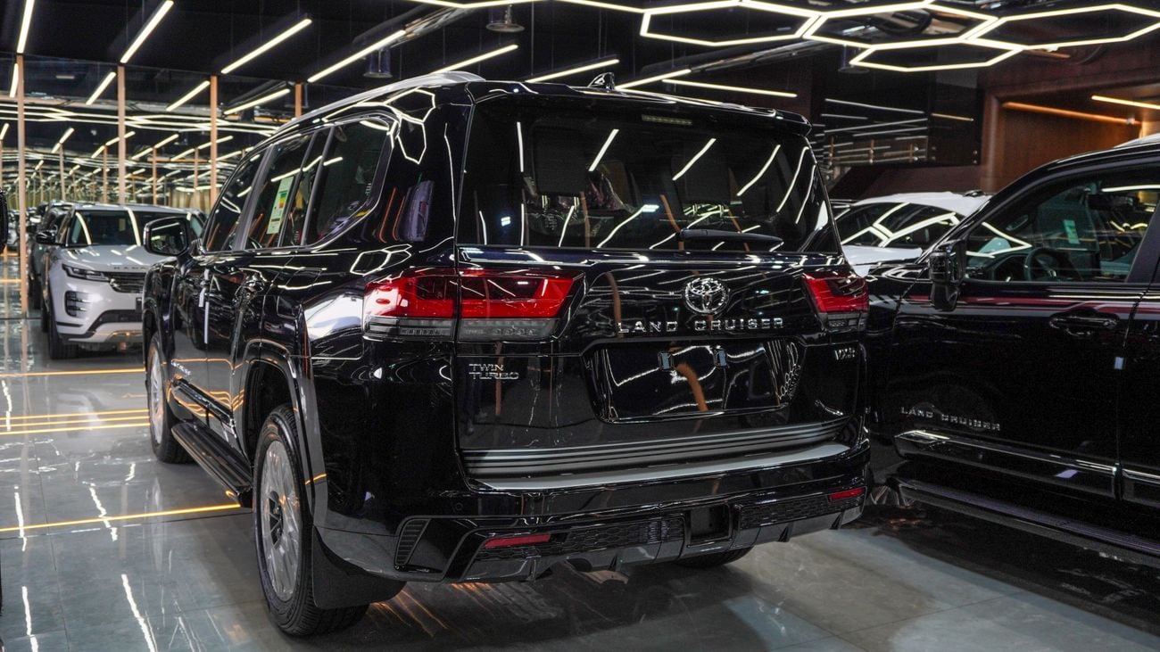Toyota Land Cruiser VXR 3.5 L Twin Turbo V6