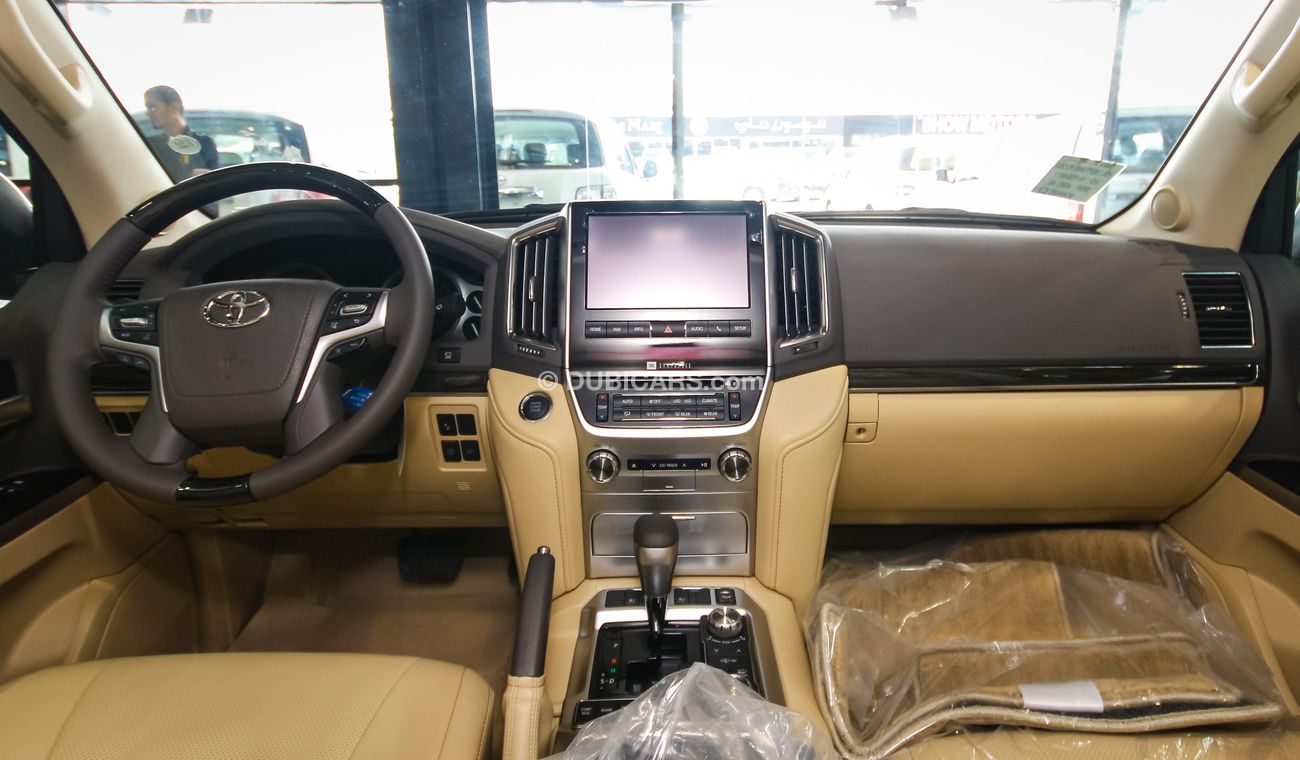 تويوتا لاند كروزر VXS V8