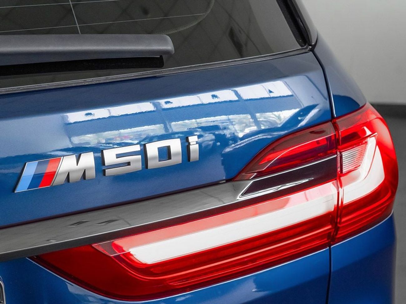 BMW X7 M50i 4.4L (530 HP) M50i 4.4L