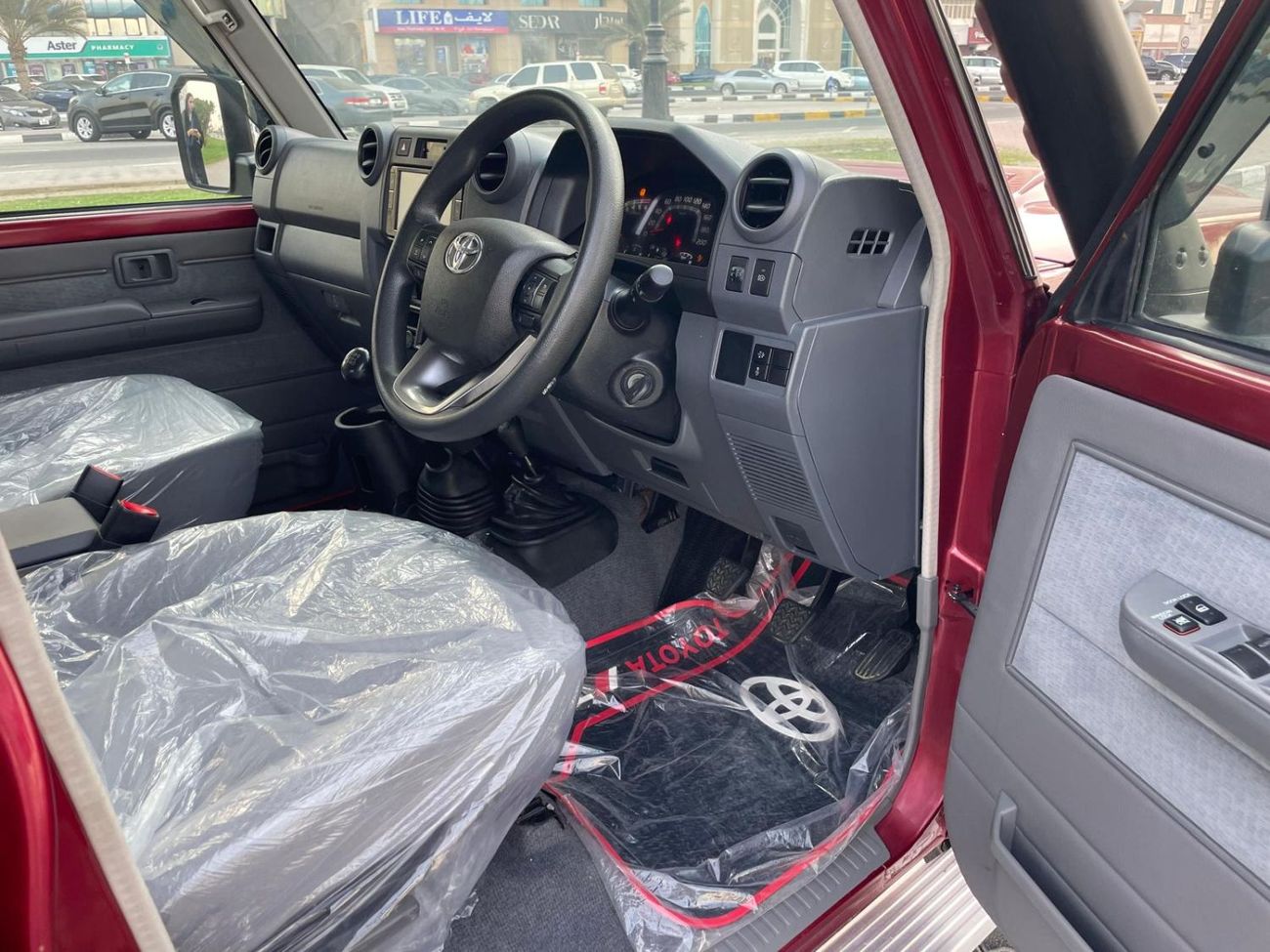 تويوتا لاند كروزر بيك آب PICKUP DLX Winch 4.5L Toyota Landcruiser 79 series dual cab V8  Export from Australia