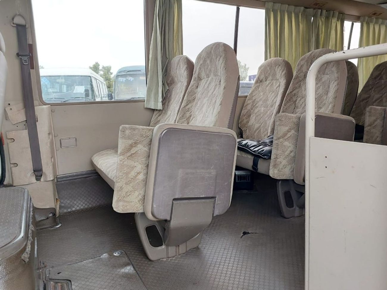 ميتسوبيشي روزا MITSUBISHI ROSA BUS RHD 1999 MODEL 4.9 L DIESEL AUTOMATIC(PM00088)
