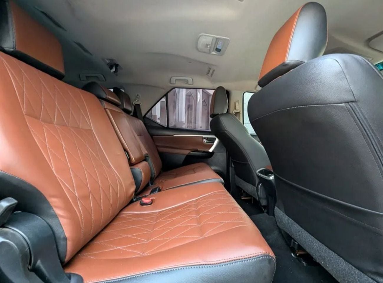 تويوتا فورتونر Toyota Fortuner 2017Model modified 2025Model v6 4.0L petrol Engine Colour Black Interior Brown push