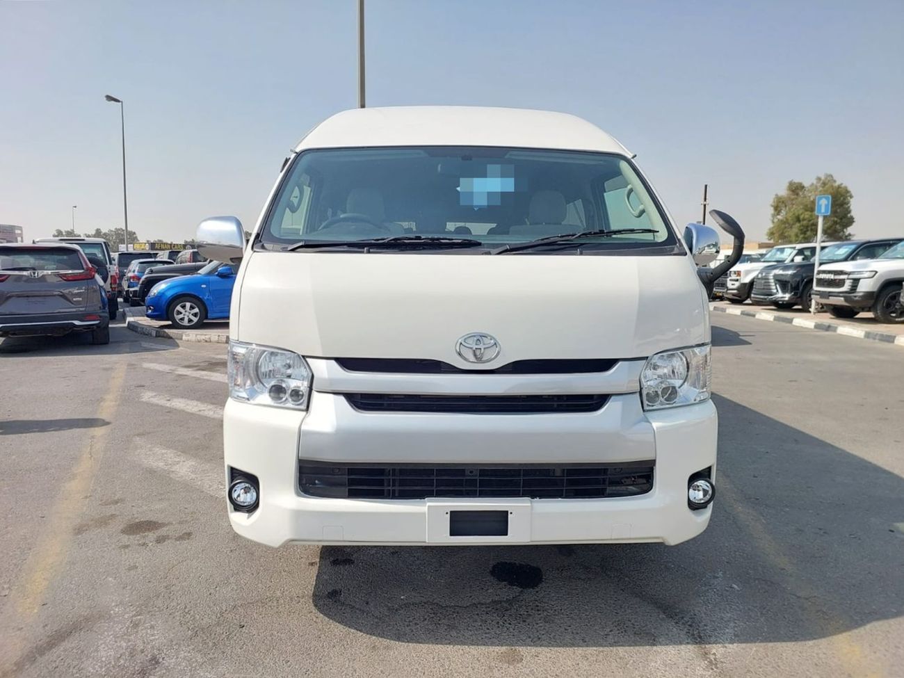 تويوتا هاياس (RAMADAN OFFER) TOYOTA HIACE COMMUTER VAN RHD 2016 MODEL 3.0 L DIESEL AUTOMATIC(PM29828)