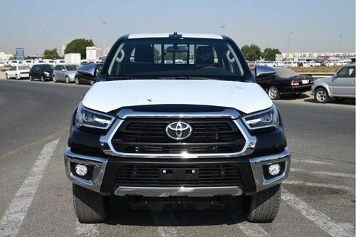Toyota Hilux SR5 DOUBLE CAB  2.7L PETROL 4WD 5-SEAT AT