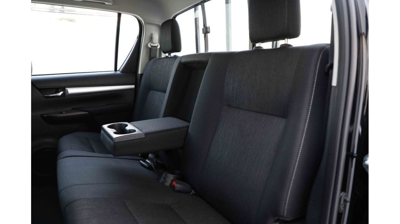 تويوتا هيلوكس تويوتا هايلكس 2024 4x4 DC 2.7 HI - أسود من الداخل أسود | تصدير فقط