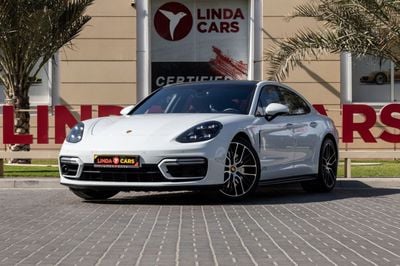 Porsche Panamera GTS 4.0L (454 HP) RWD