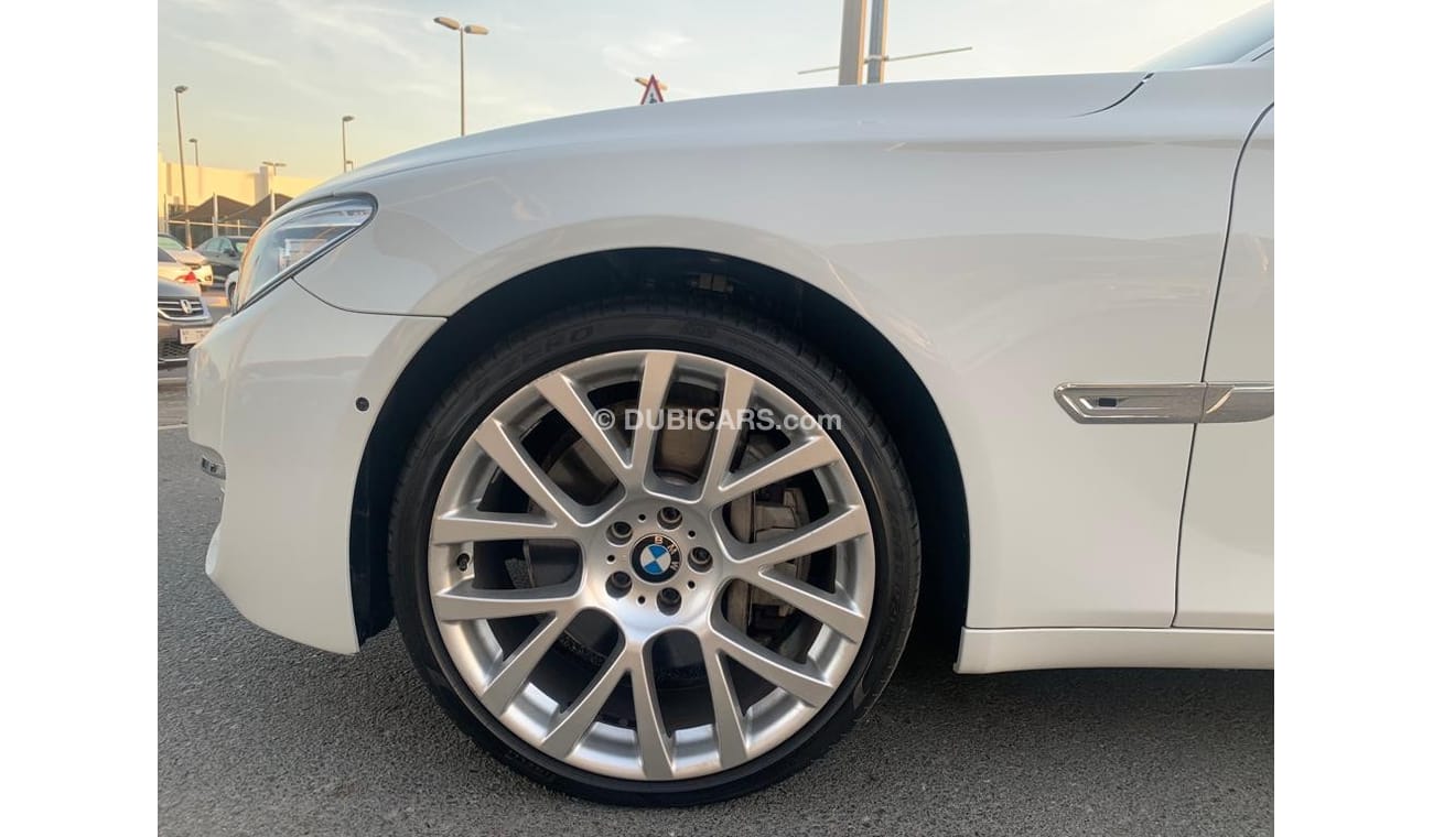 BMW 750Li Executive BMW 750- Li -Gcc_2015_Excellent_Condition _Full option