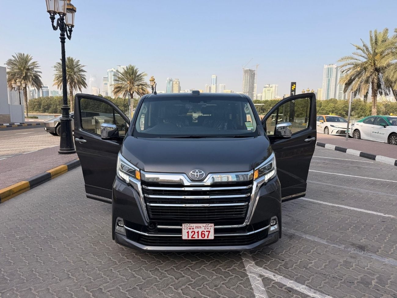 تويوتا جرافينا Right Hand Drive
