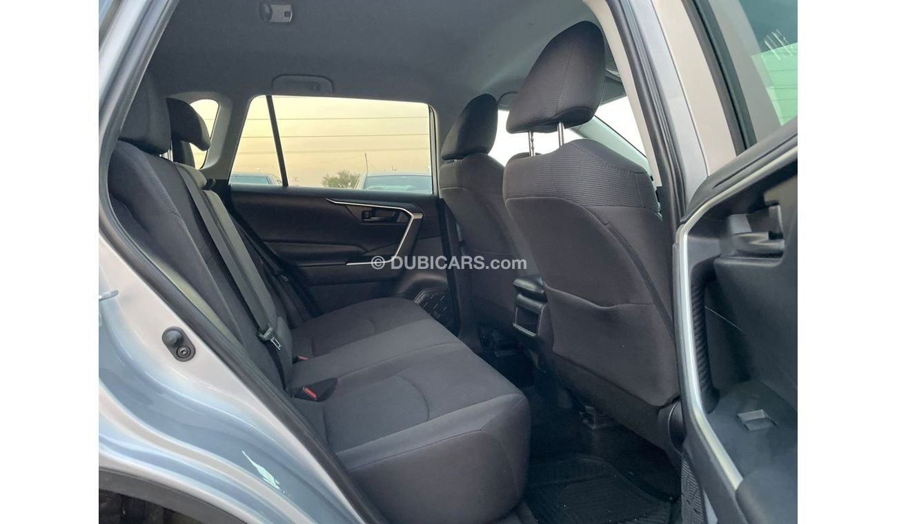 تويوتا راف ٤ LE