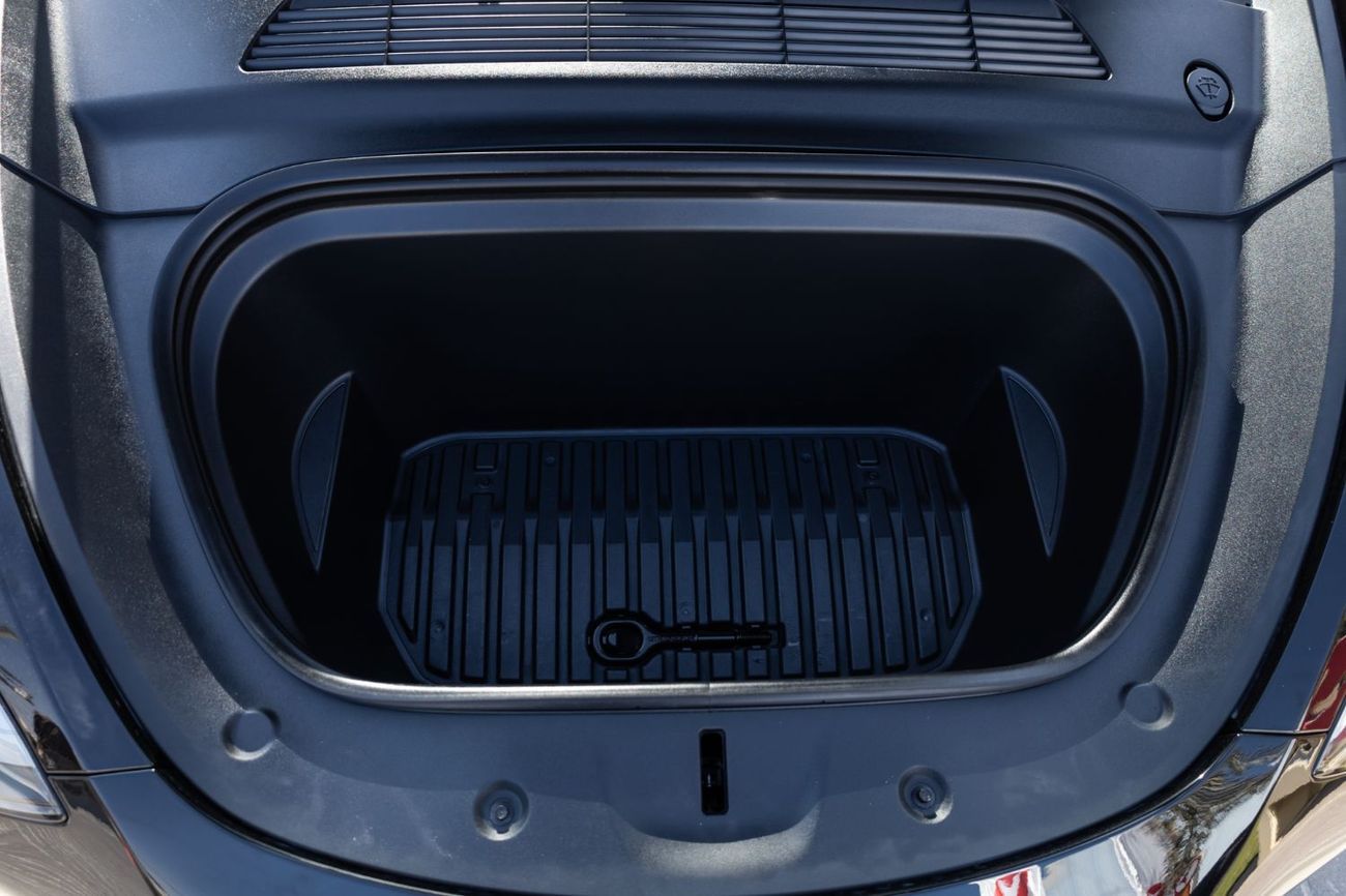 Tesla Model Y Long Range (AWD)