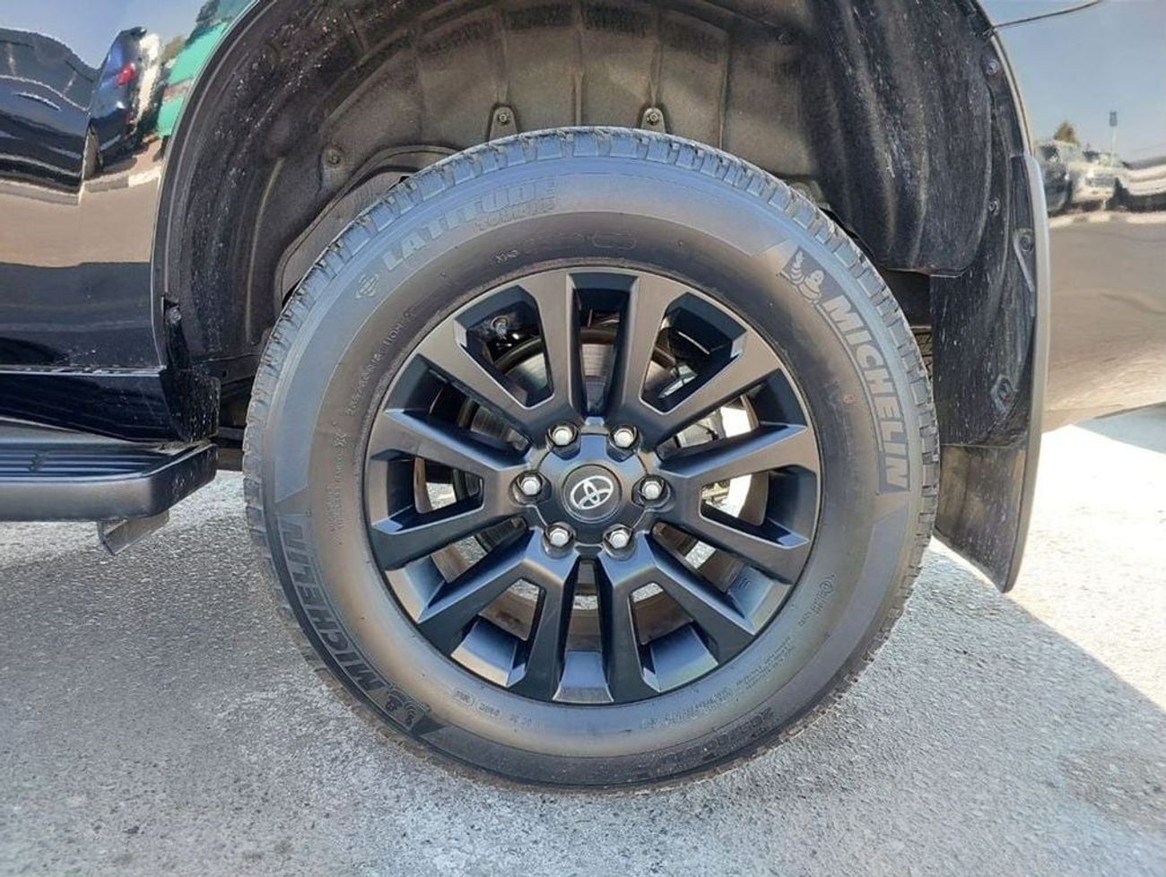 Toyota Land Cruiser TOYOTA LAND CRUISER PRADO SUV RHD 2023 MODEL 2.7 L PETROL AUTOMATIC(PM69375)