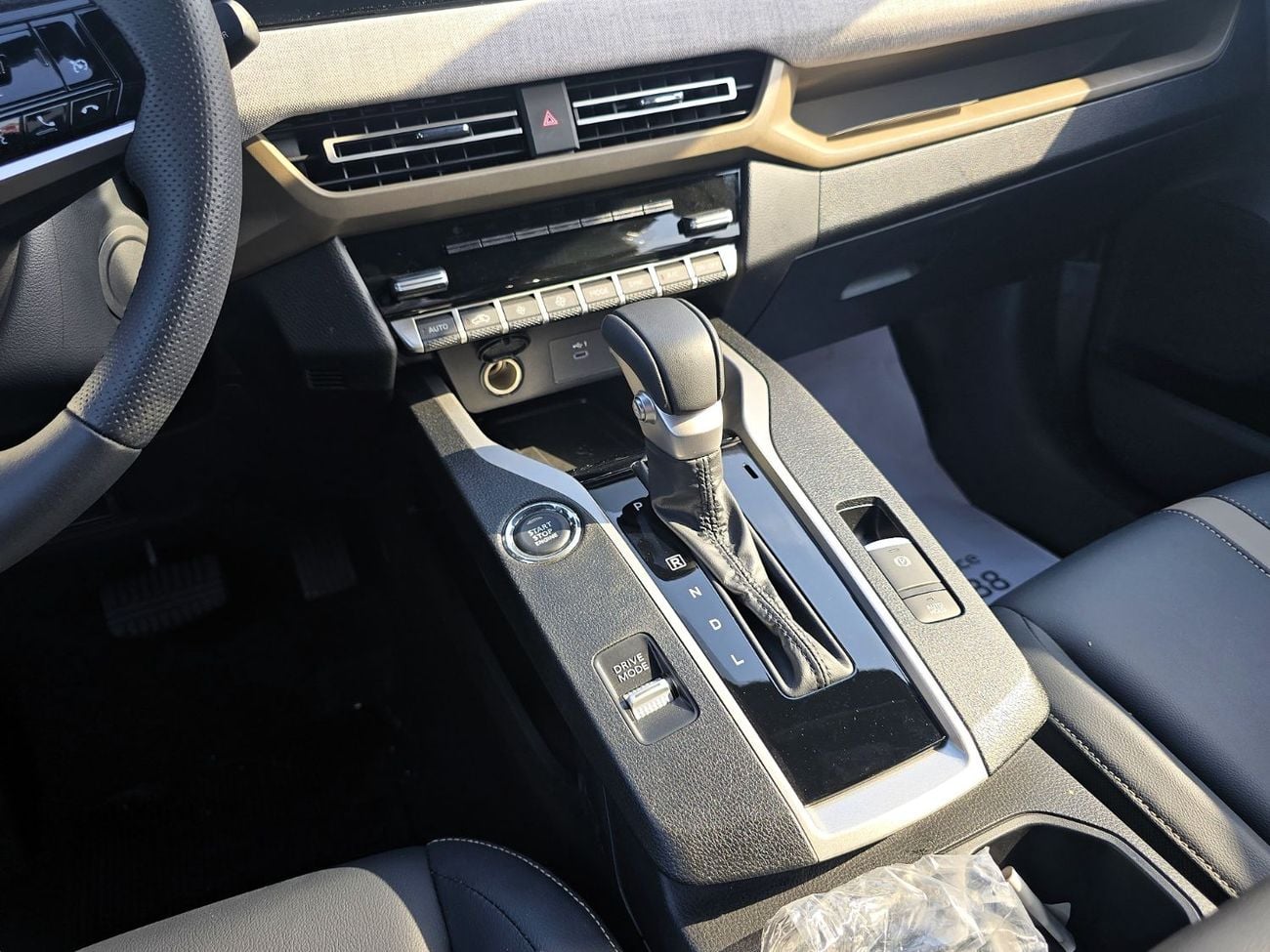 Mitsubishi Xforce Mitsubishi XFORCE P-LINE 1.5L SUV FWD 5Doors white color 2025 model