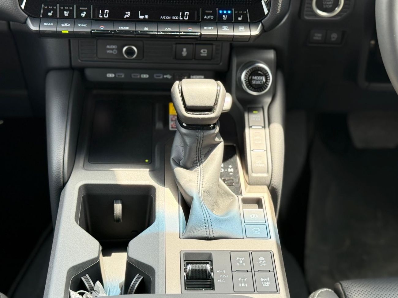 Toyota Prado Toyota Prado 2025 4x4 diesel 2.8L RHD 7seaters 5doors yellow colour