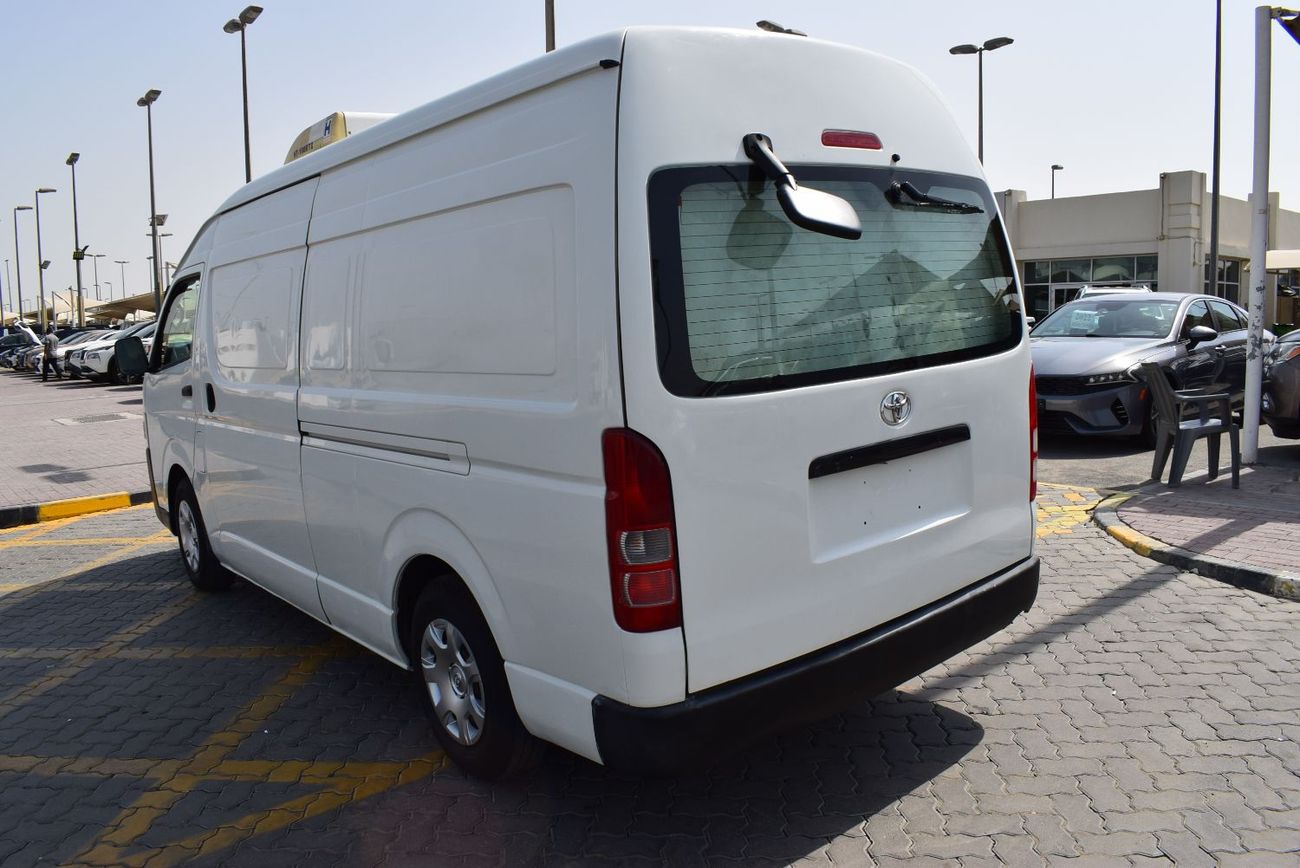 Toyota Hiace GLS -High Roof  Panal Van 2.7L GLS -High Roof  Chiller Van, model:2020.