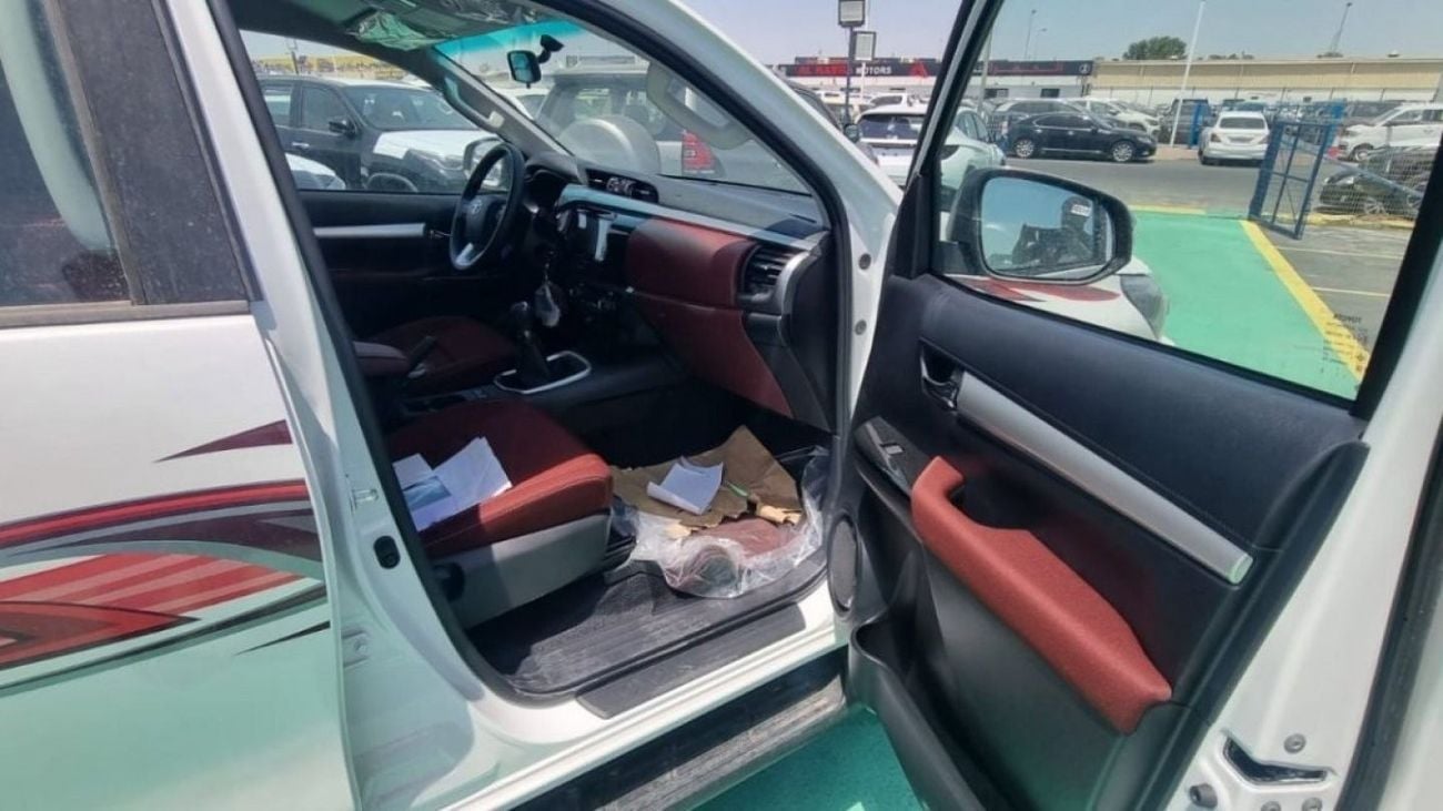 Toyota Hilux 2023 TOYOTA HILUX 2.8 DC   DIESEL 4X4     MANUAL GEAR