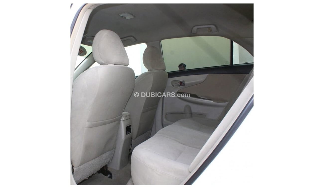 تويوتا كورولا XLI تويوتا كرولا 2013 ابيض خليجي 1.6 بحالة ممتازة بدون حوادث