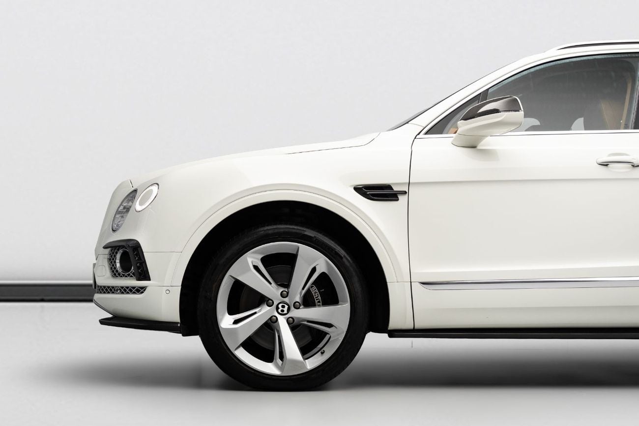 Bentley Bentayga STD BUY NOW, PAY 2027 | THE BLACKLINE STANDARD | 12 Month Blackline Warranty, GCC, Low KM's