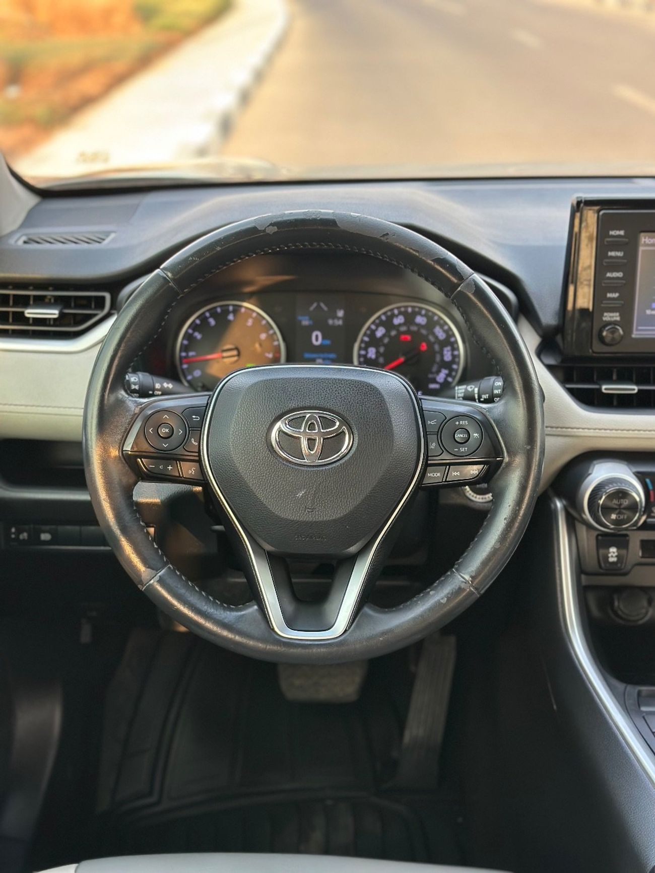 Toyota RAV4 XLE premium 2.5L Full option