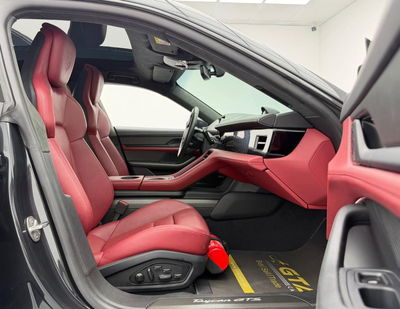 بورش تايكان 2024 Porsche Taycan GTS, Dec/2026 Porsche Warranty, Full Porsche Service History, GCC
