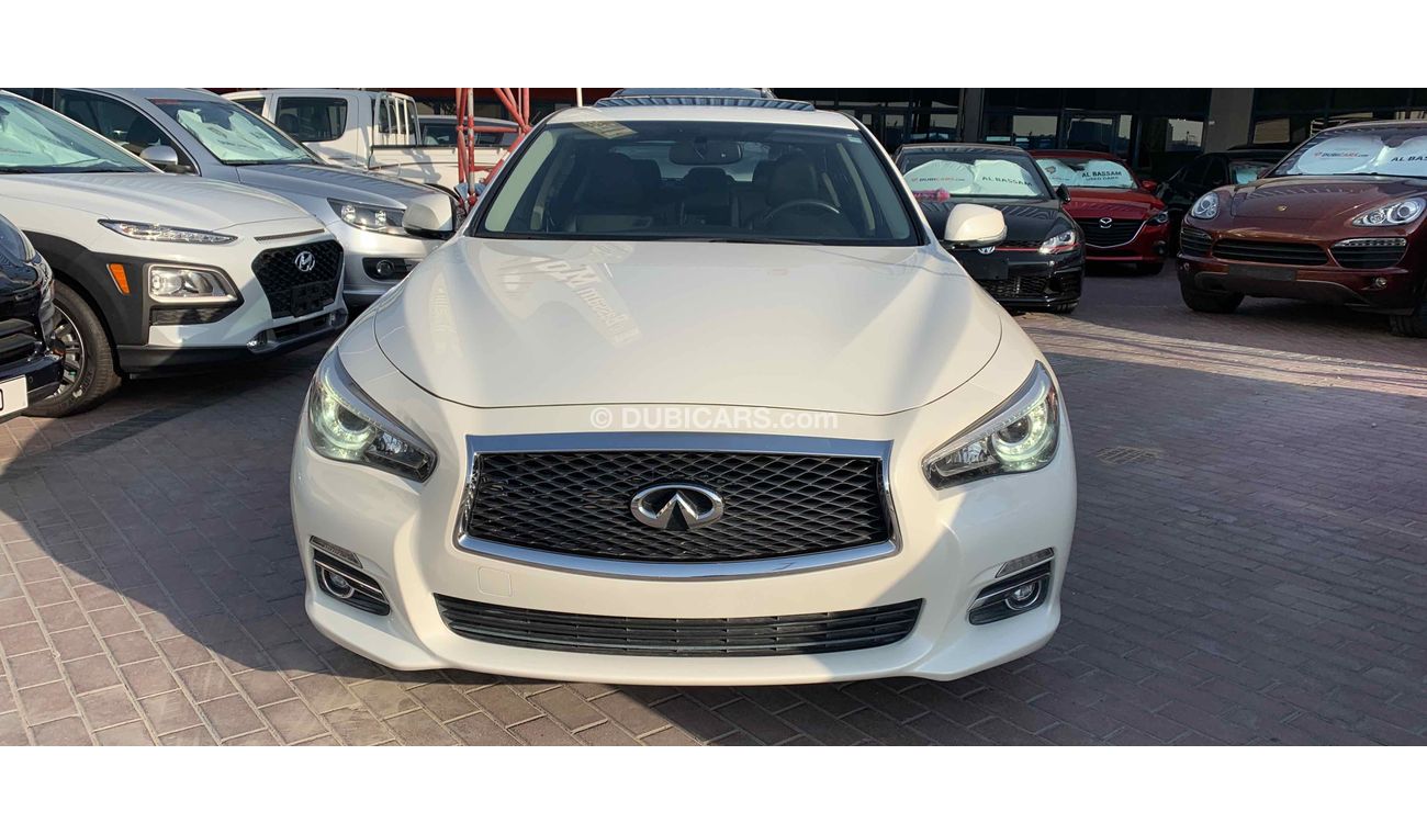 Infiniti Q50 Twin Turbo 3,0 V6