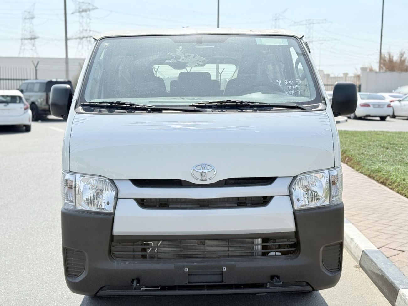 تويوتا هاياس 2025 Toyota Hiace Standard-Roof 15-Seater 2.7L 4-Cyl Petrol M/T RWD (Old-Shape) Export Only