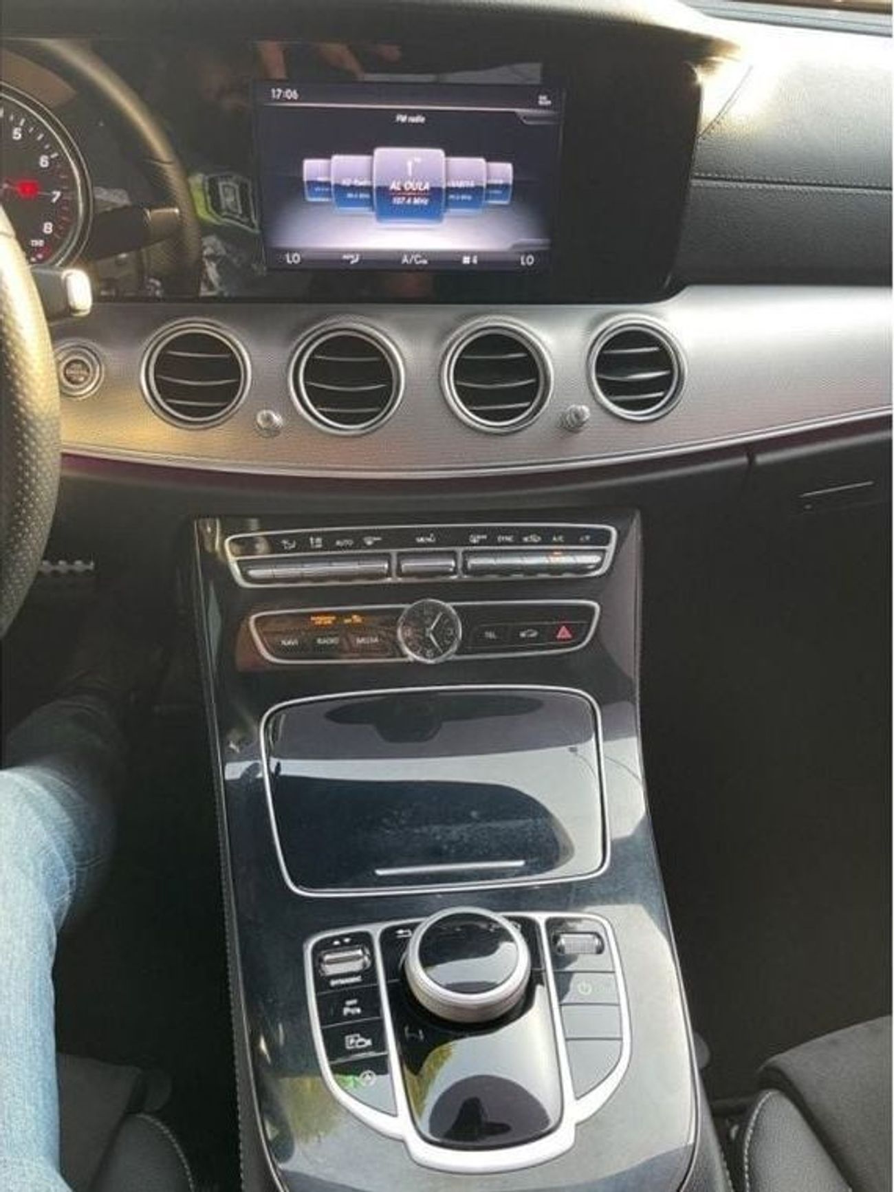 Mercedes-Benz E200 Std