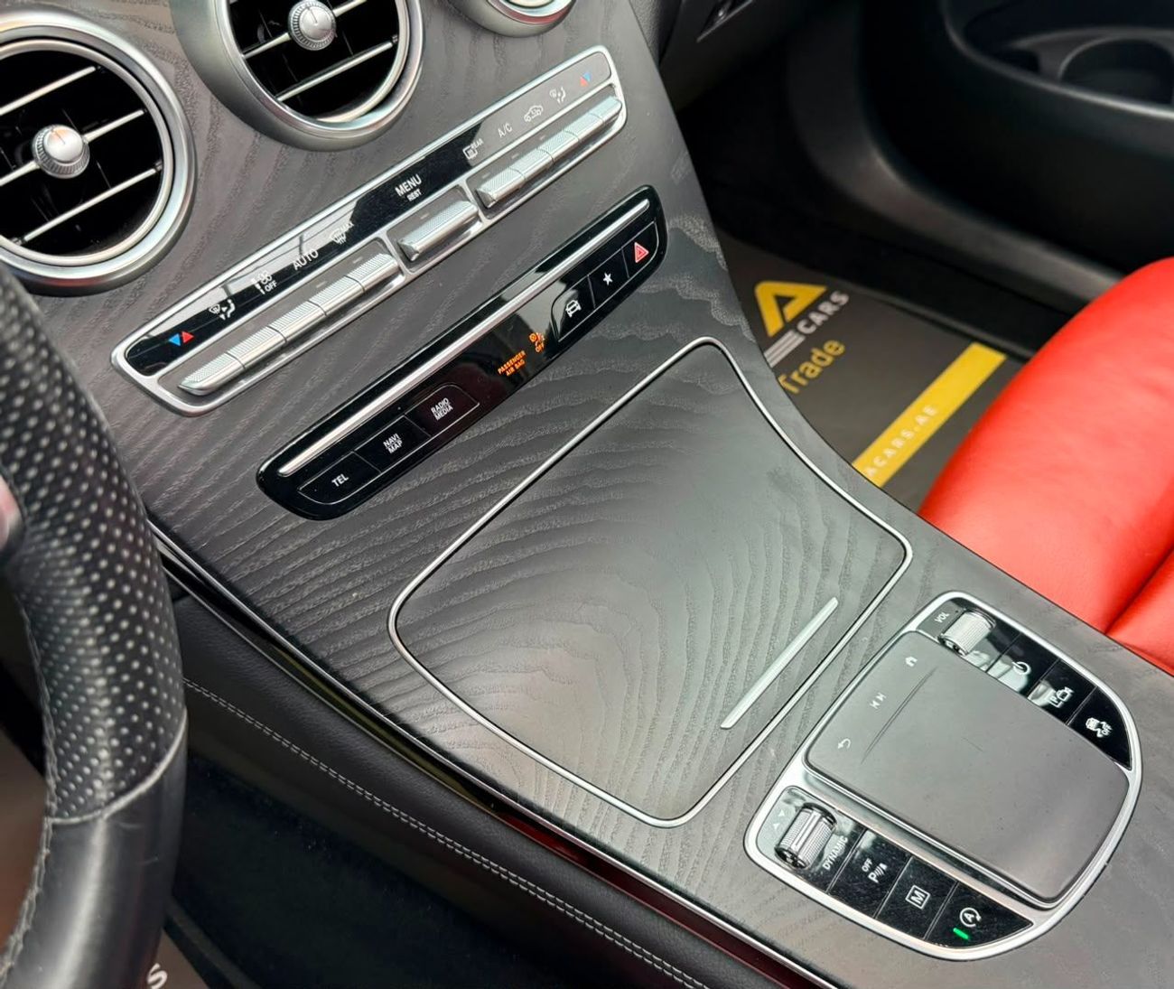 Mercedes Benz GLC 300 AMG 2020 Mercedes Benz GLC300 4MATIC, Warranty, Full Mercedes Service History, Fully Loaded, GCC