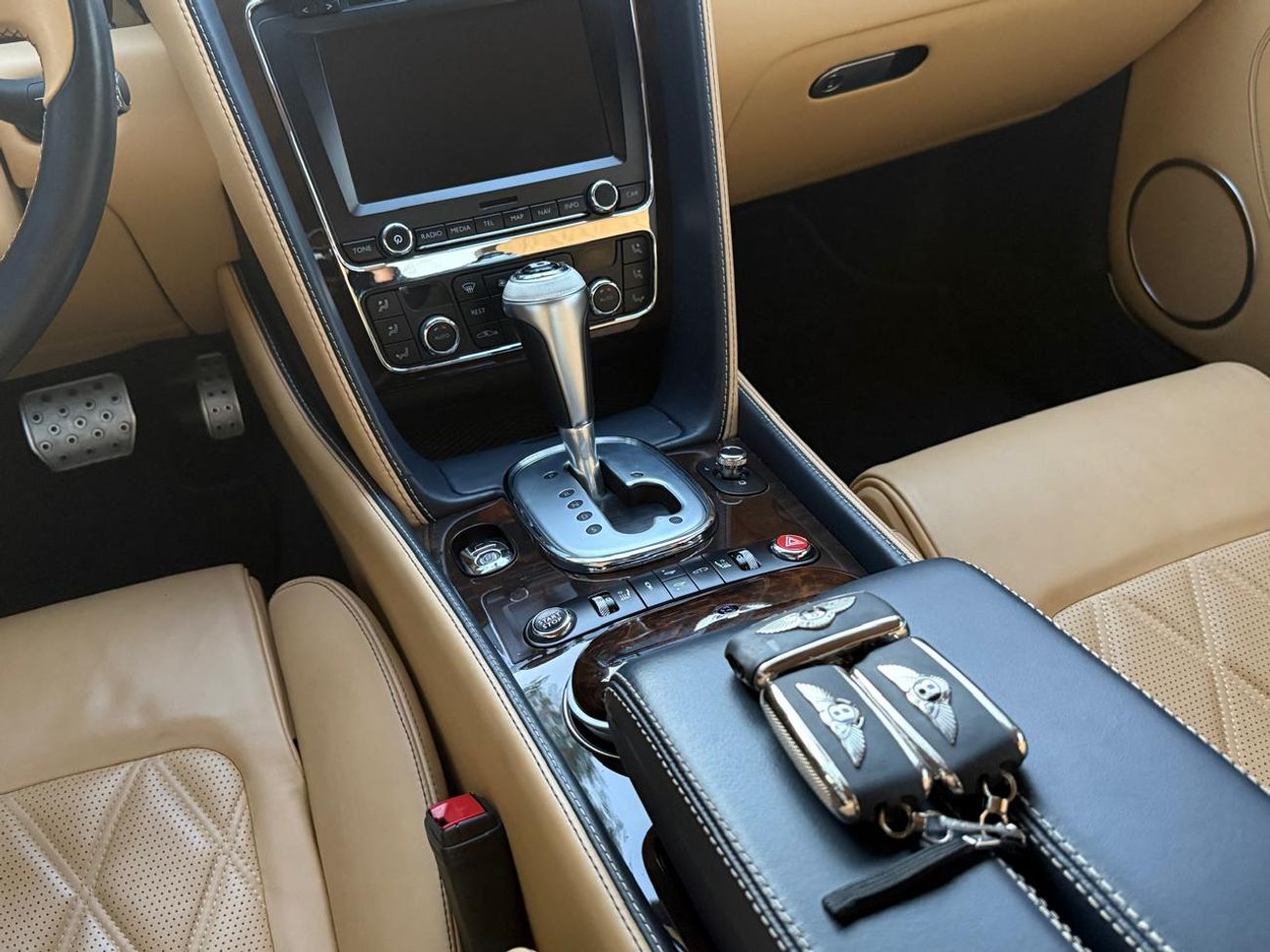 Bentley Continental GT BENTLEY CONTINENTAL GT SPEED V12 2013 GCC IN PERFECT CONDITION LOW MILEAGE SERVICE HISTORY