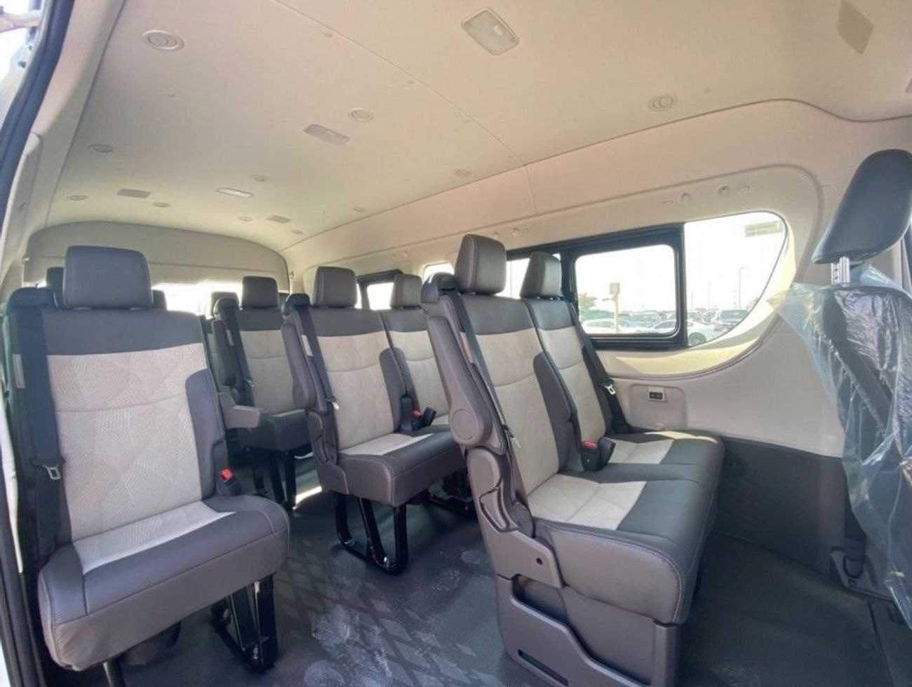 تويوتا هاياس 2.8 L HIGH ROOF WITH AC FULL OPTION BRAND NEW