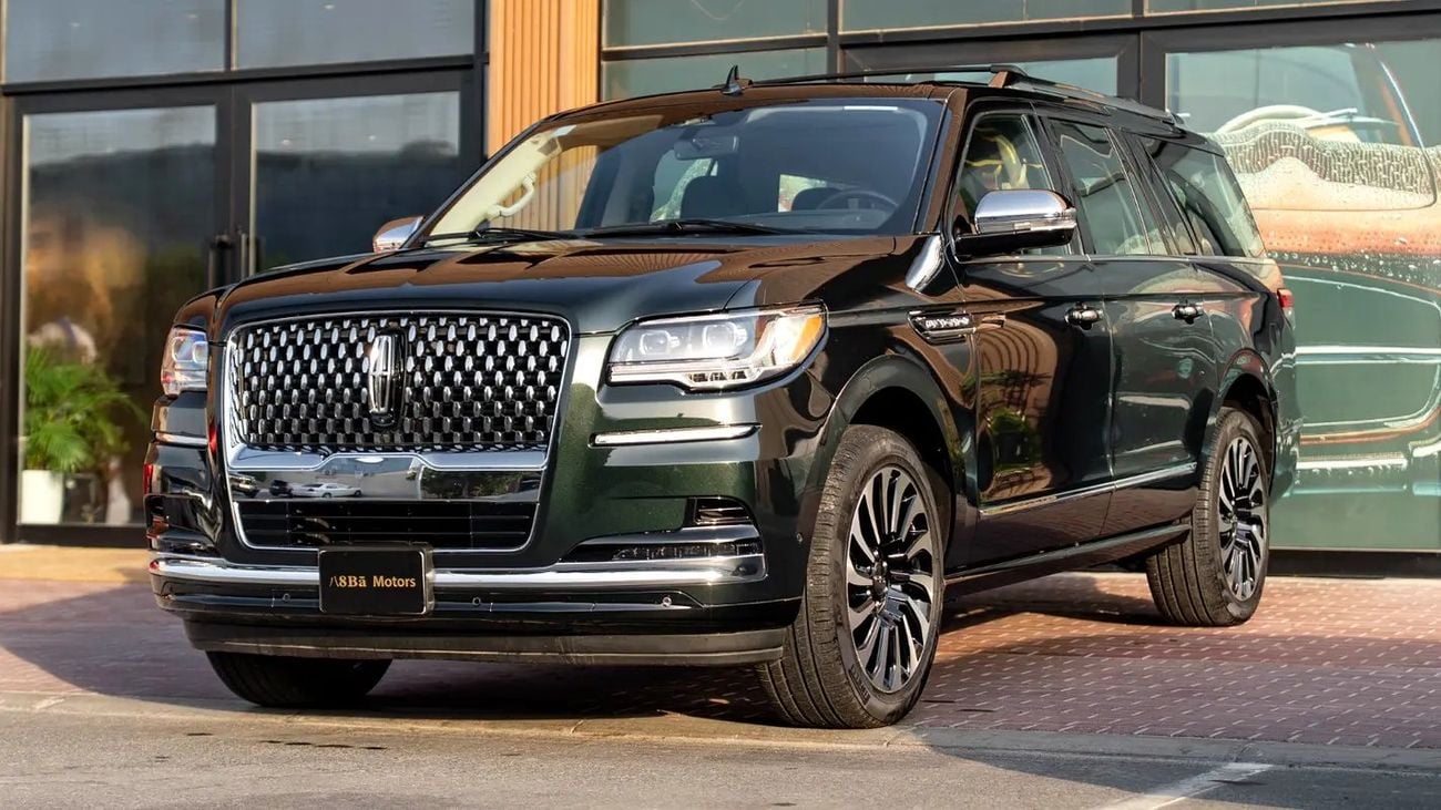 لينكولن نافيجاتور Presidential 3.5L Presidential, Warranty + Service Pack, Low Kms, 7-Seater, GCC