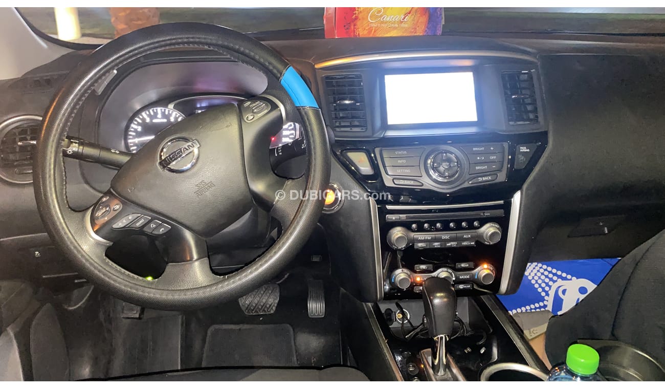 Nissan Pathfinder Mid option 3.5L 6cylinder