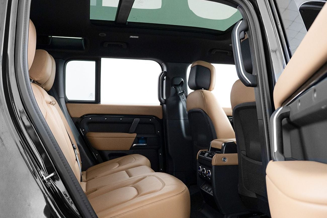 لاند روفر ديفندر P300 110 2.0L (5 Seater)