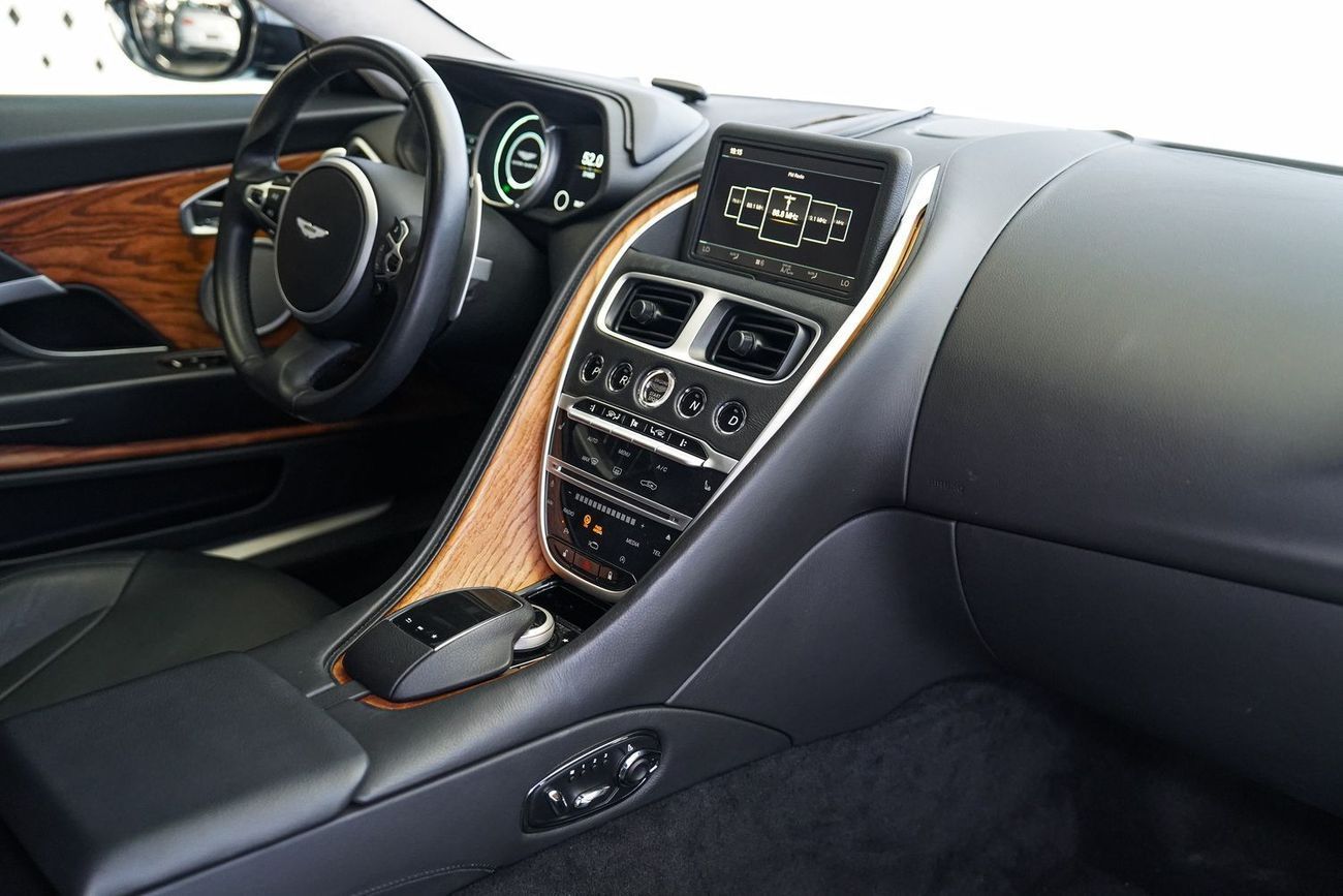 Aston Martin DB11 Std 4.0L