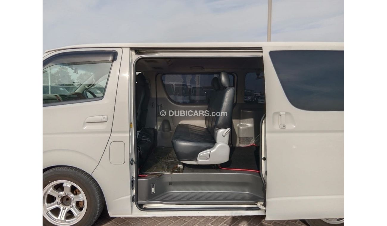 تويوتا هاياس TOYOTA HIACE VAN RIGHT HAND DRIVE(PM46703)